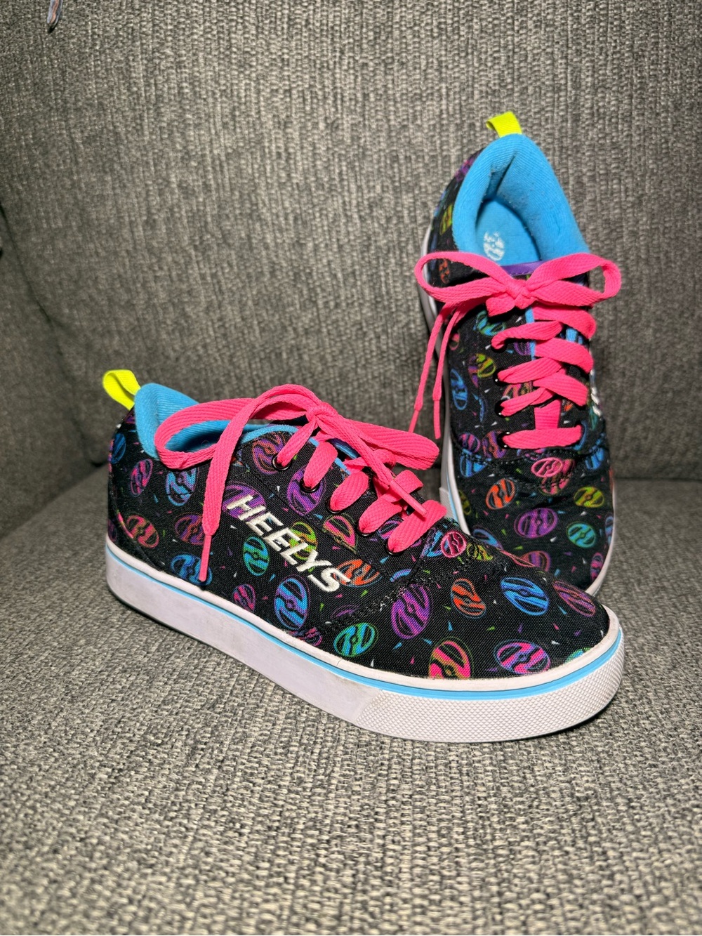Heelys Pro 20 Prints roller skate sneakers shoes multi color Youth size 5
